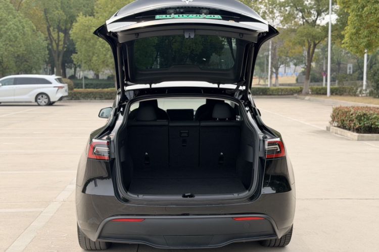 Used Tesla Model Y 2023 Rear-Wheel-Drive Version