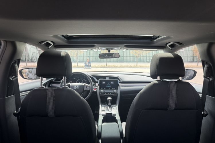 Used Honda Civic 2021 HATCHBACK 220TURBO CVT Trendy Cool Edition
