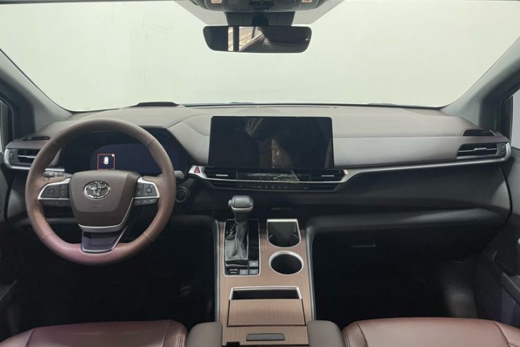 Used Toyota Granvia 2024 2.5L Hybrid Prestige PLUS Four-Wheel Drive Version Interior 3