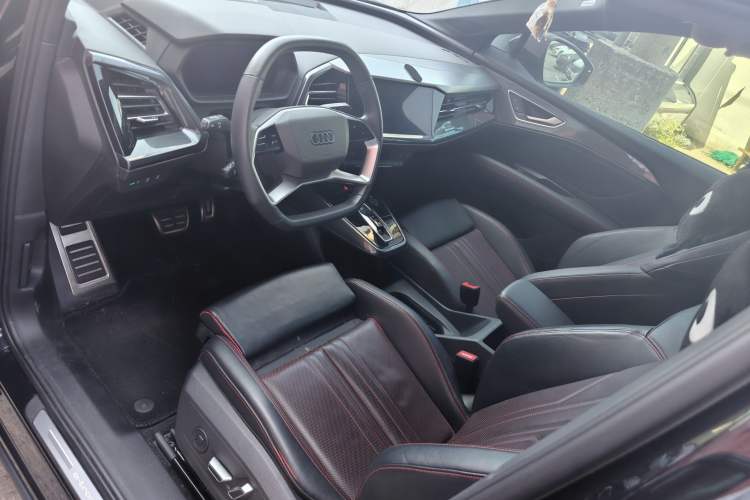 Used Audi Q5 e-tron 2023 40 e-tron Starry Edition Mecha Kit
