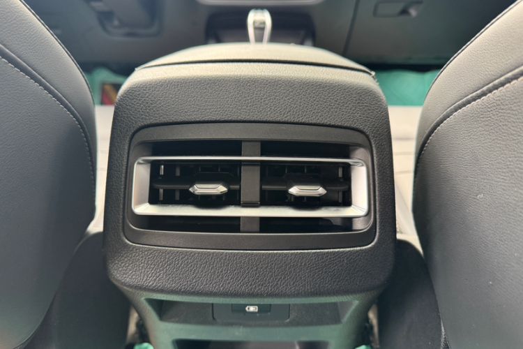 Used BYD Qin Pro 2020 Beyond Edition 1.5TI Automatic Flagship Version Interior 7