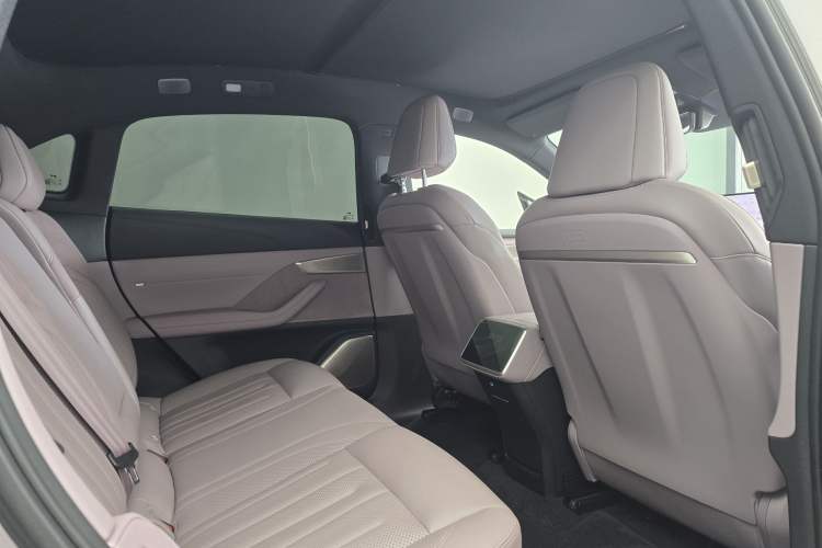 Used ONVO L60 2024 60 kWh Rear-Drive Version
