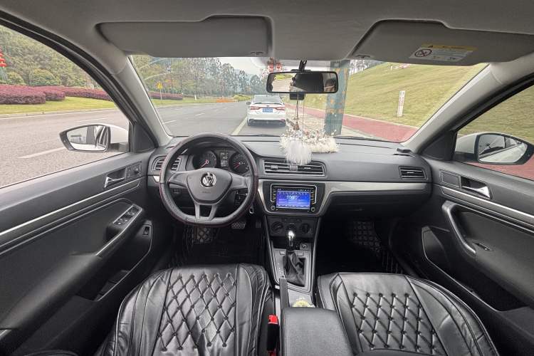 Used Volkswagen Lavida 2019 Lavida Start 1.5L Automatic Trendy Version China VI Standard Interior 3