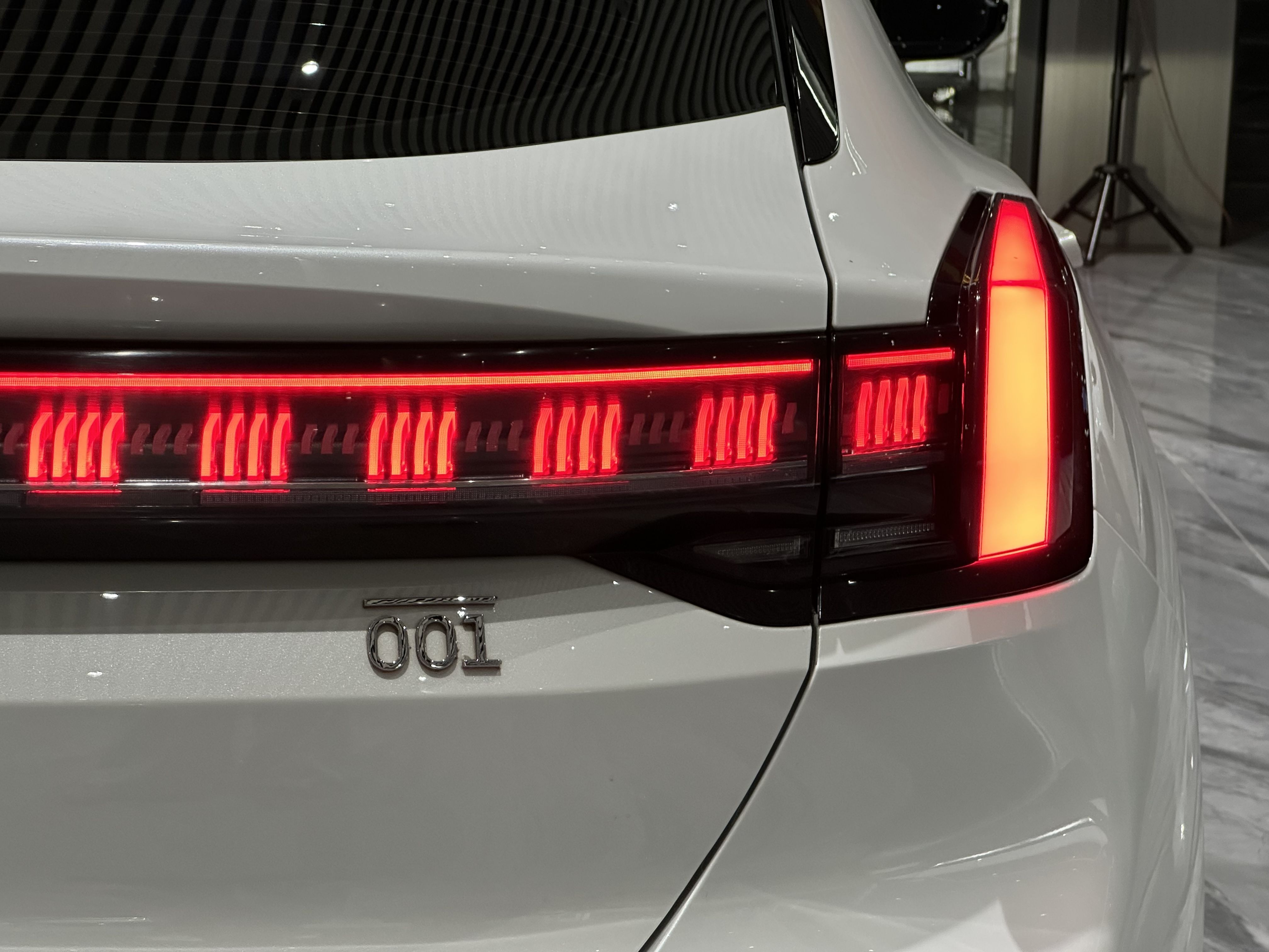 Zeekr 001 2025 WE Edition 95 kWh Rear-Drive — снимка 18