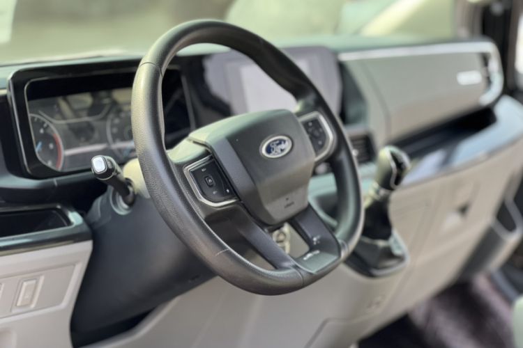 Used Ford Transit 2023 2.0T Diesel Manual Commercial & Travel Version Mid-axle Medium Roof 7/8/9-Seater
