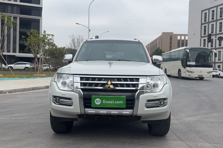 Used Mitsubishi Pajero 2017 V97 3.8L 5-Door GLS Model with Sunroof – Middle East
