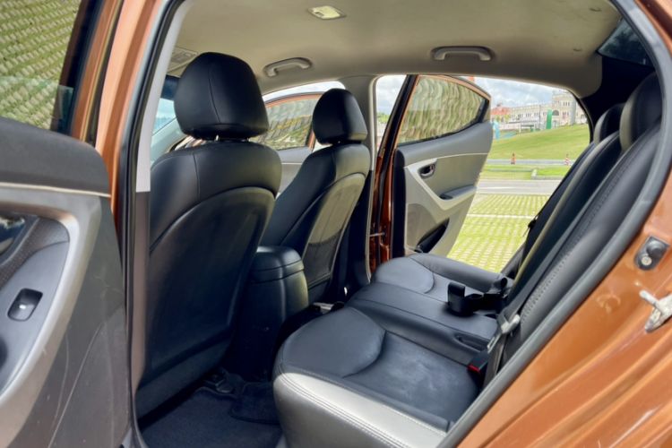 Used Hyundai Elantra (5th Generation / Langdong) 2012 1.6L Automatic Fashion Edition