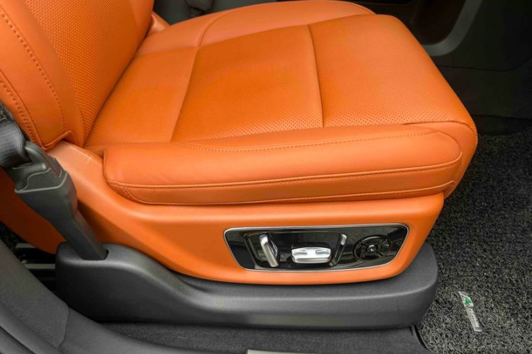 Used Li Auto L8 2023 Pro Model Interior 11