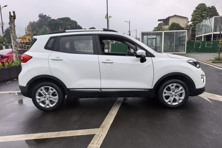 Used CHANGAN CS15 2016 1.5L Manual Fashion Edition
