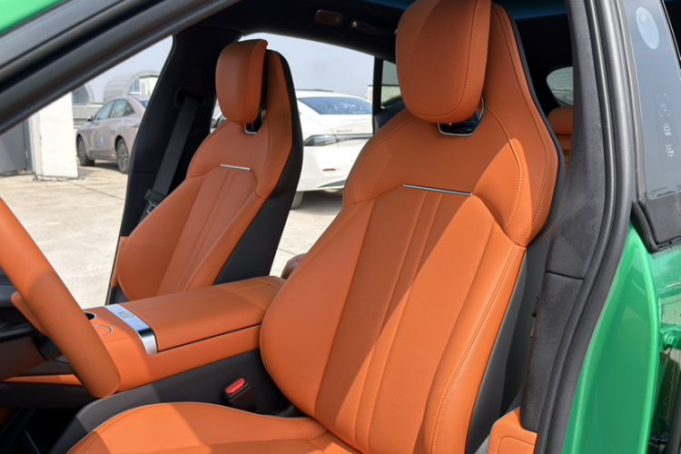 Used Xiaomi Auto YU7 2025 Ultra-Long Range High-Performance All-Wheel-Drive Max Edition
