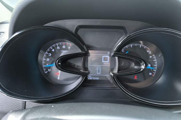 Used Dongfeng Aeolus AX7 2016 1.4T Manual Zhuyue Model
