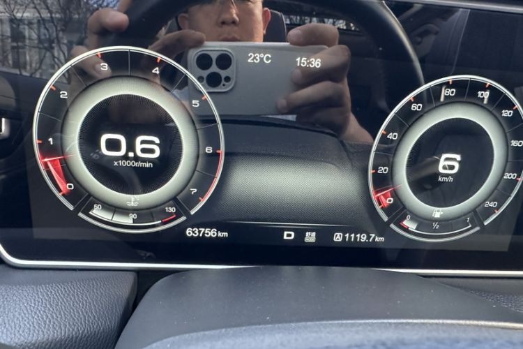 Used Hongqi HS5 2019 2.0T Smart Connect Flagship All-Wheel-Drive Version Odometer Close Up