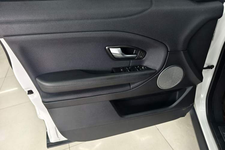 Used Land Rover Range Evoque 2017 2.0T SE Smart Glow Edition
