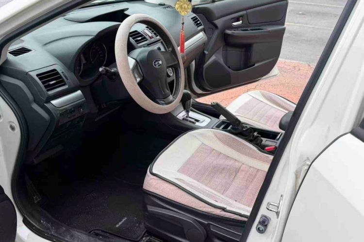 Used Subaru XV 2014 2.0i Comfort Edition Interior 3