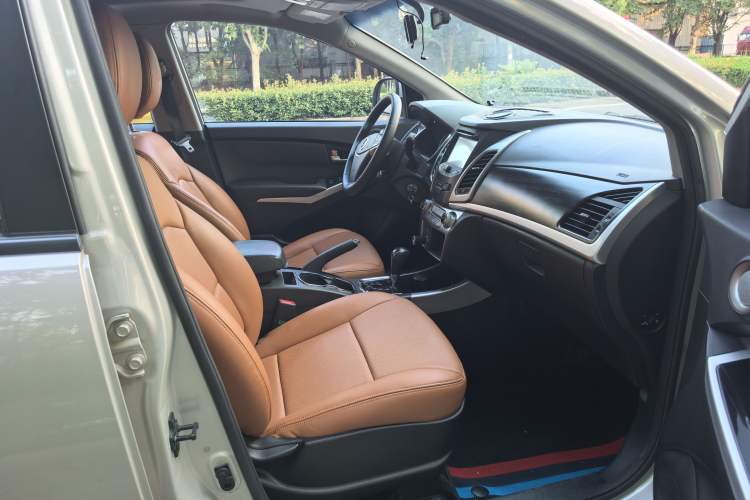 Used SsangYong Korando 2014 2.0L Gasoline Two-Wheel Drive Automatic Elite Navigation Edition
