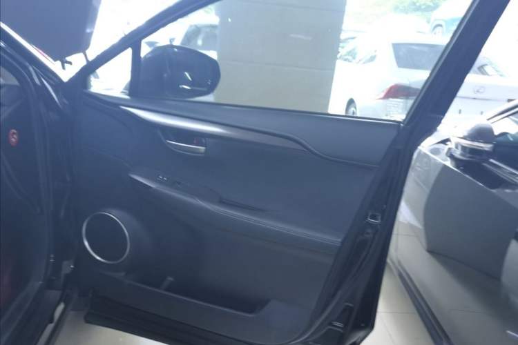 Used Lexus NX 2015 300h Front-Drive Fēngshàng Edition