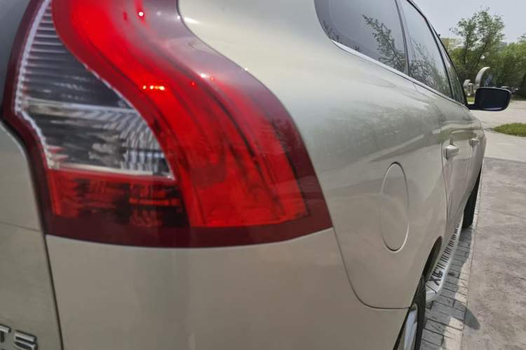 Used Volvo XC60 2017 T5 AWD Smart Upgrade Model Exterior 10