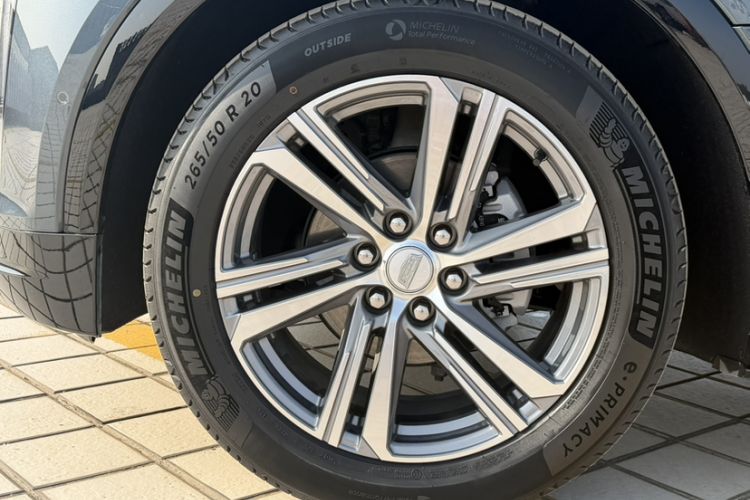 Used Cadillac LYRIQ 2024 Rear-Drive Standard Range Luxury Edition
