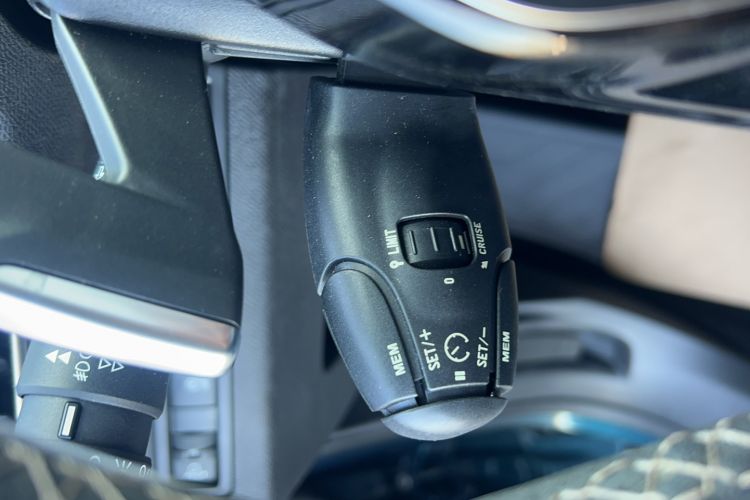 Used Peugeot 5008 2017 380THP 7-Seater Luxury Edition Interior 11