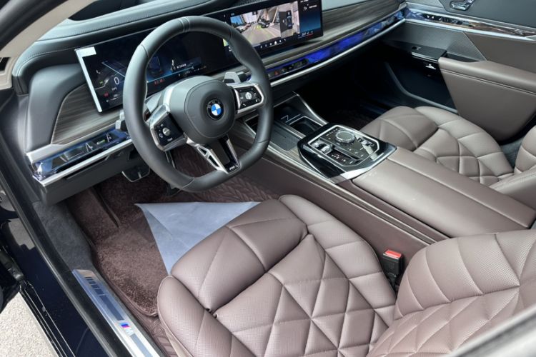 Used BMW 7 Series 2023 740Li Leading Model M Sport Package Interior 5