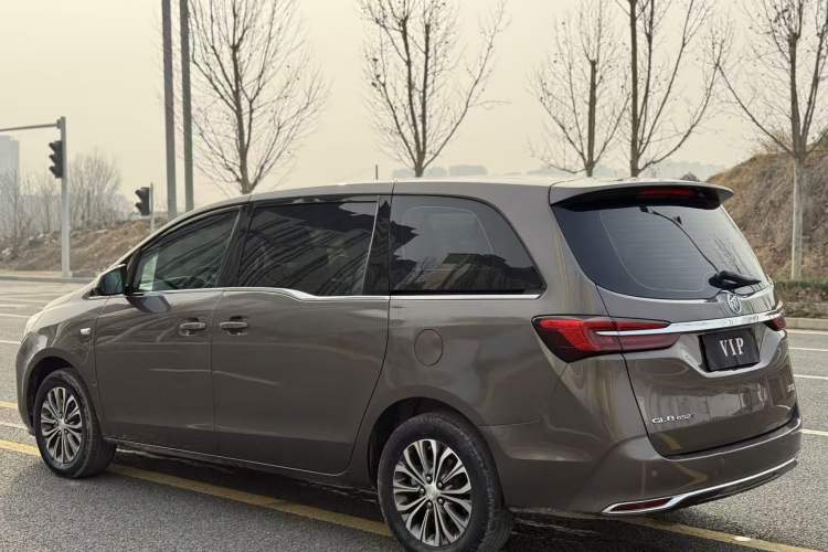 Used Buick GL8 2022 Land Cruiser Executive Class 652T Comfort Model