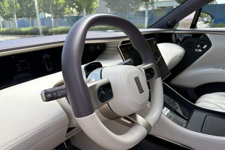 Used Avatr 11 2024 700 Three-Laser Four-Wheel Drive Recommended Version
