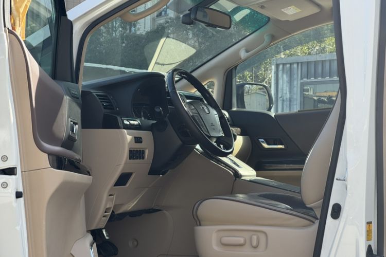 Used Toyota Alphard 2012 3.5L Luxury Edition
