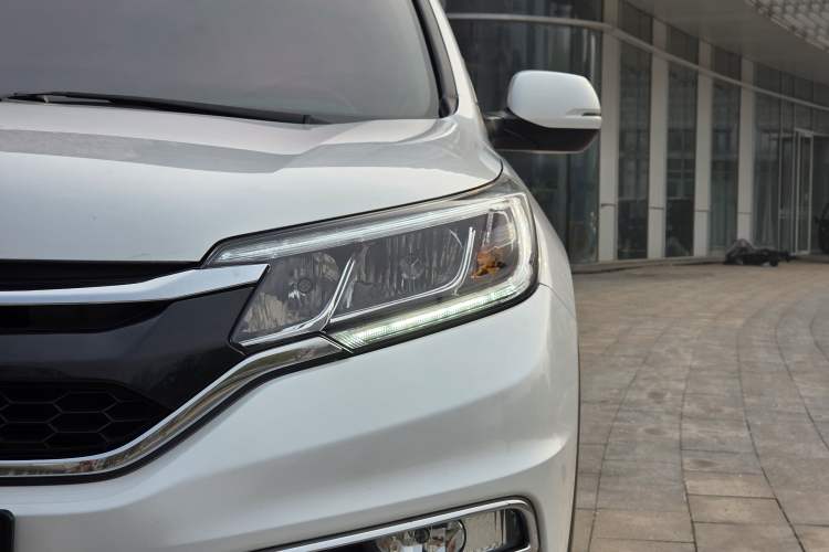 Used Honda CR-V 2015 2.4L two-wheel drive luxury version
