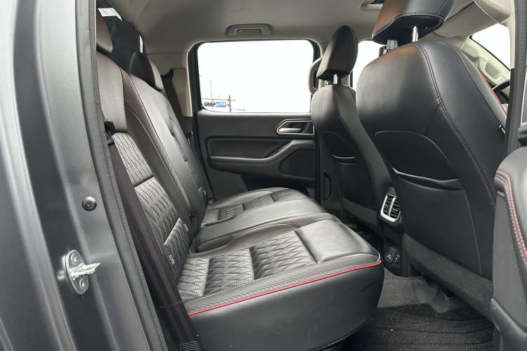 Used Great Wall Poer 2021 2.0T Off-Road Version Automatic Diesel 4x4 Mount Everest Edition GW4D20M
