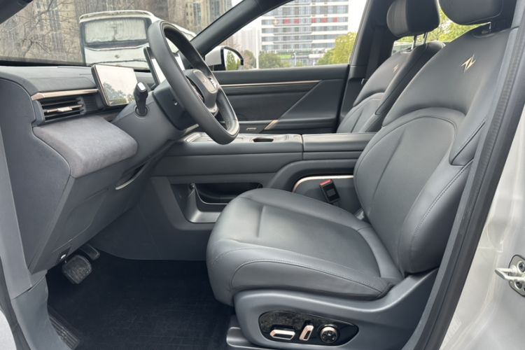 Used Dongfeng eπ eπ008 2024 210Max Range-Extended Version 6 Seats
