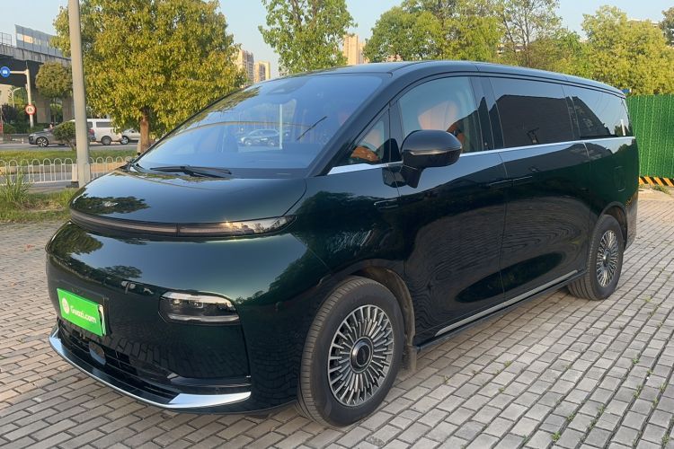 Used Geely Galaxy LEVC L380 2024 140-Degree 6-Seater All-Wheel-Drive Ultra