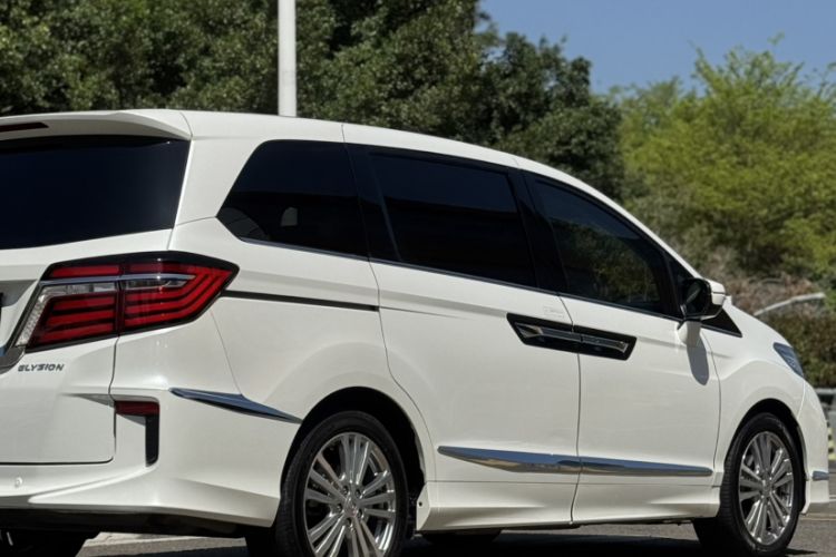 Used Honda Elysion 2016 2.4L Luxury Edition
