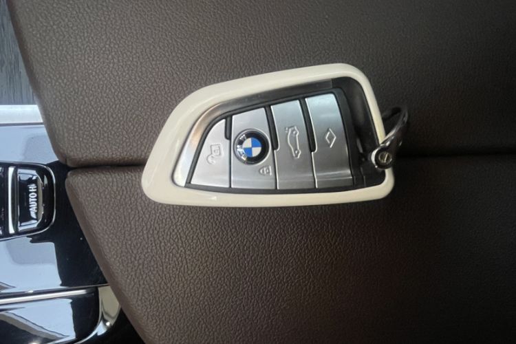 Used BMW 5 Series 2021 530Li Leading Model M Sport Package Interior 3