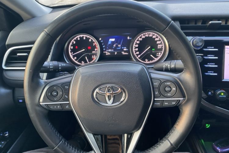 Used Toyota Camry 2018 2.0G Luxury Edition Interior 2