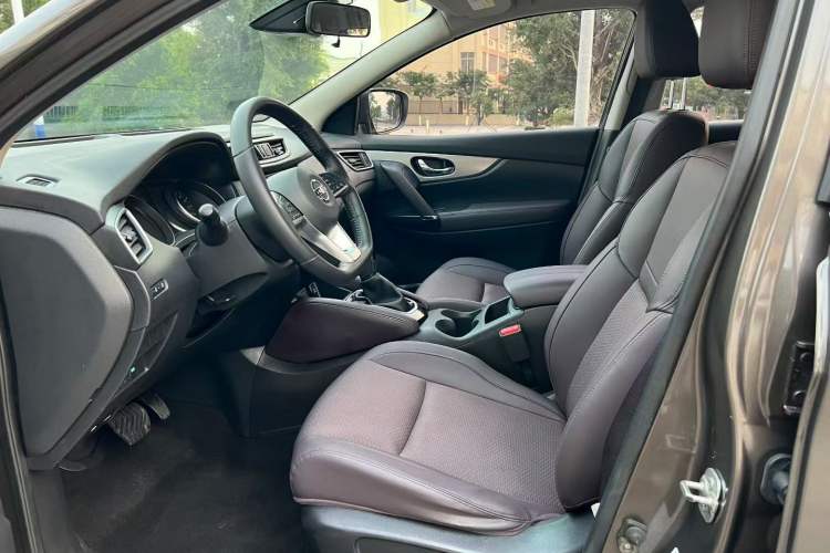 Used Nissan Qashqai 2019 2.0L CVT Luxury Edition Interior 3