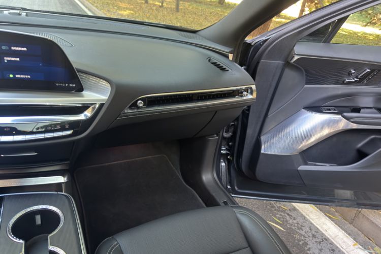 Used Cadillac LYRIQ 2022 Rear-Drive Long-Range Luxury Edition