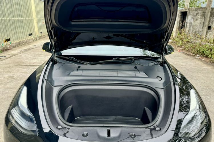 Used Tesla Model Y 2021 Standard Range Rear-Wheel Drive Version
