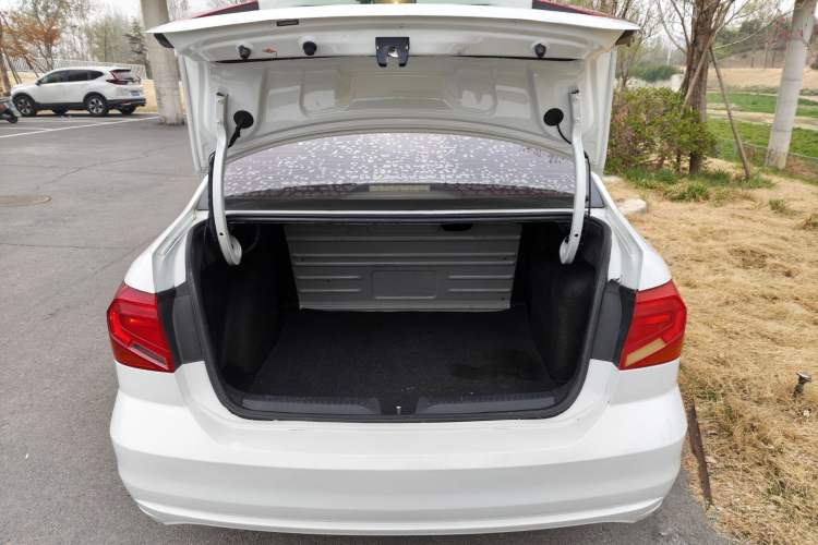 Used Volkswagen Jetta 2017 1.4L Manual Fashion Edition