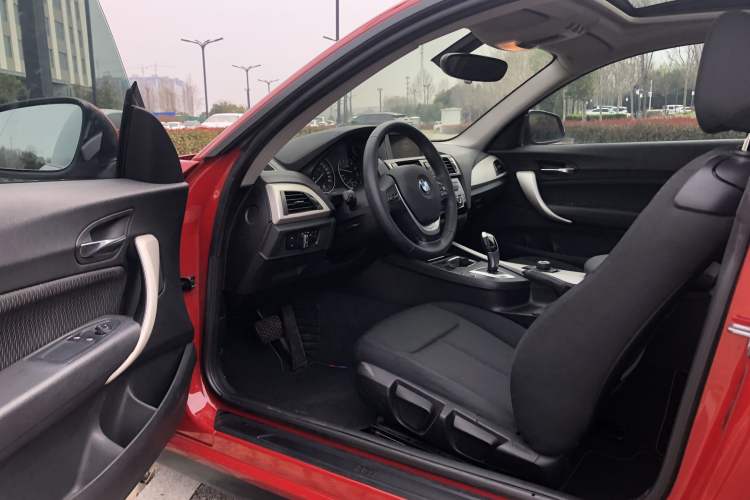 Used BMW 2 Series 2015 218i Interior 1