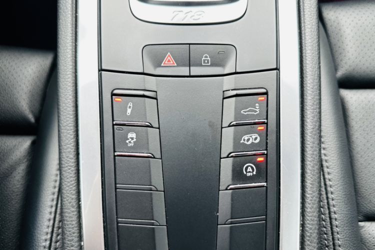 Used Porsche 718 2018 Cayman 2.0T
