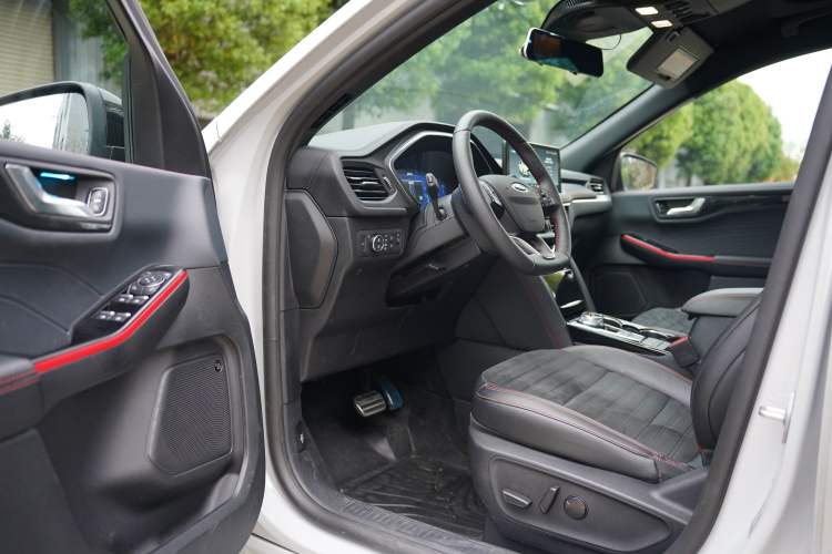 Used Ford Escape 2023 EcoBoost 245 Four-Wheel Drive ST-LINE Pro Trim