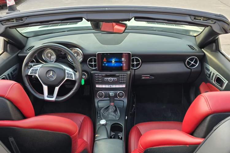 Used Mercedes-Benz SLK-Class 2011 SLK 200 Fashion Model
