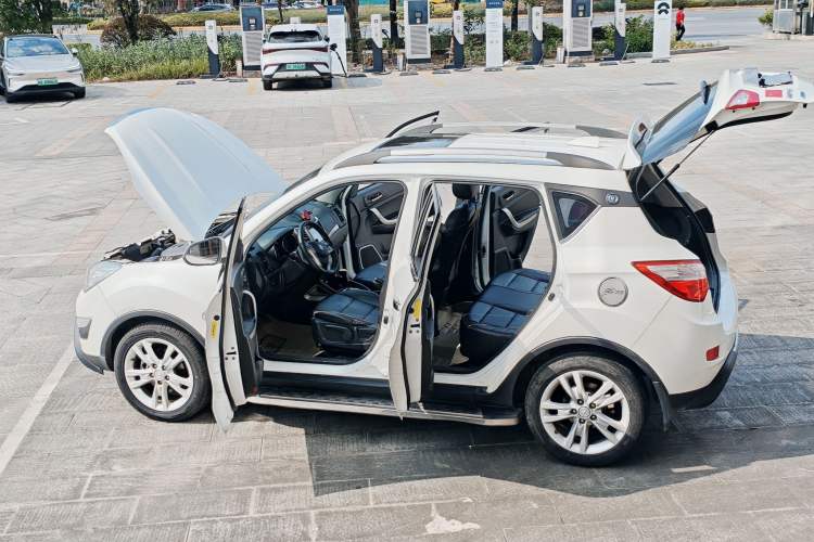 Used Changan CS35 2014 1.6L Automatic Luxury Model China IV Standard
