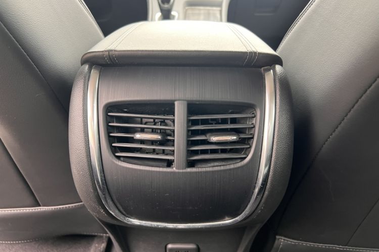 Used Buick LaCrosse 2019 28T Luxury Version Interior 6