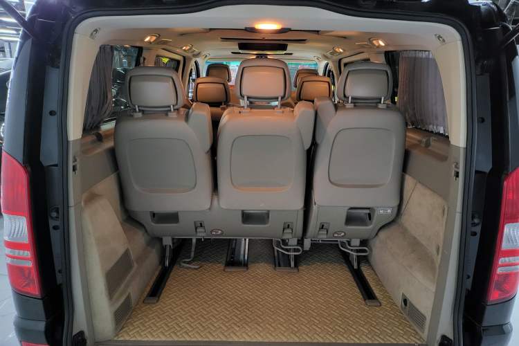 Used Mercedes-Benz Viano 2011 2.5L Navigator Edition Trunk