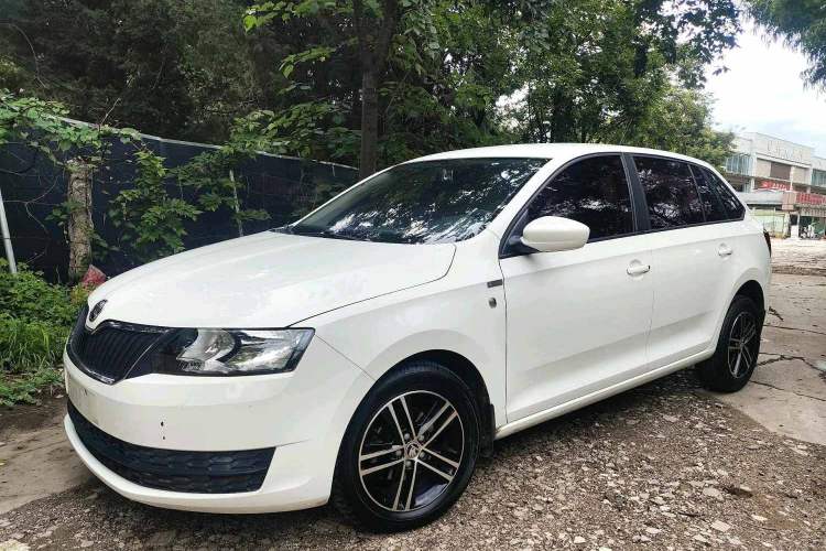 Used Skoda Rapid Spaceback 2014 1.6L Automatic Enjoyment Edition