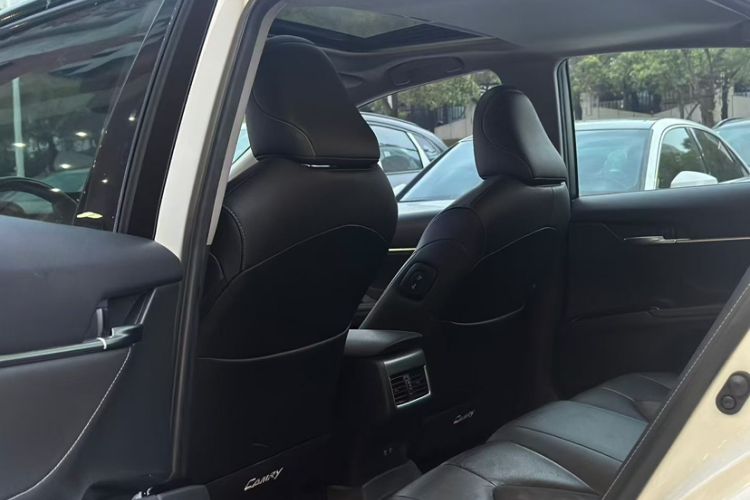 Used Toyota Camry 2021 2.0S FENGSHANG Edition Interior 4
