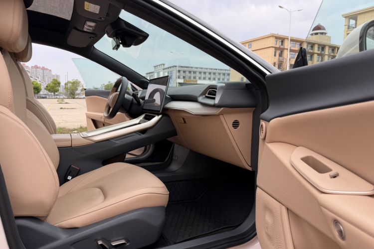 Used ARCFOX Alpha S5 2024 560MAX 185kW Interior 11