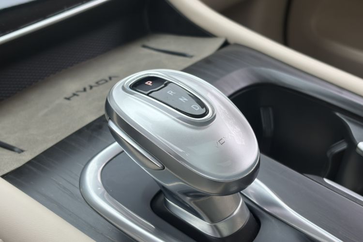 Used VOYAH Dream 2024 PHEV Extended-Range Premium Edition