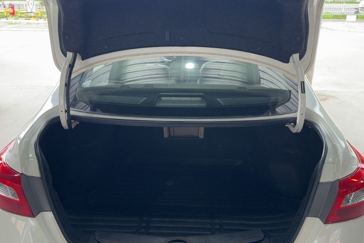 Used Nissan Sylphy 2016 1.6XV CVT Smart Enjoyment Version Trunk